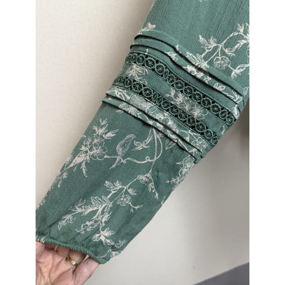 Torrid Women's Blouse Top Tunic Sz 1X? (No tag) Green Long Sleeves Floral Birds - Picture 4 of 13